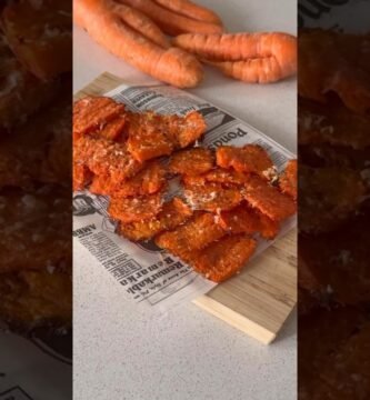 comida rápida y saludable con freidora de aire de zanahoria crujiente