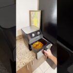 cuándo voltearlos para mejor resultado al cocinar papas usando una freidora de aire pequeña